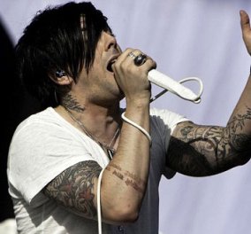 Ο Ian Watkins αρχηγός των Lostprophets συνελήφθη για βιασμό 13χρονης και άσεμνες φωτογραφίες  ακόμη και με μωρά! Μην ξανακούσετε την μουσική του ποτέ! - Κυρίως Φωτογραφία - Gallery - Video