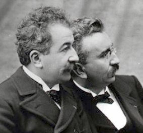 28 Δεκεμβρίου 1895 - Οι αδελφοί Λιμιέρ ανοίγουν το πρώτο σινεμά στο Παρίσι και προβάλουν την πρώτη κινηματογραφική ταινία ενός λεπτού! (φωτό - βίντεο)