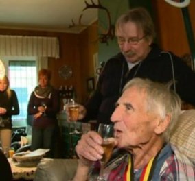Story of the day: Ο 95χρονος Βέλγος γιόρτασε την ευθανασία του με πάρτι και σαμπάνια και μετά αποχαιρέτησε τον μάταιο τούτο κόσμο  - Κυρίως Φωτογραφία - Gallery - Video