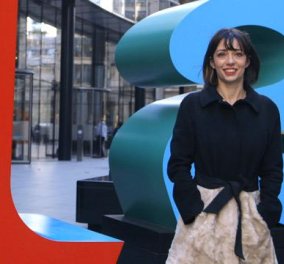 Topwoman η Ελληνίδα Στέλλα Ιωάννου που έχει αναλάβει να διακοσμήσει τα εκπληκτικά γιγάντια γλυπτά σε όλο το Λονδίνο: Δείτε την! (βίντεο)  - Κυρίως Φωτογραφία - Gallery - Video