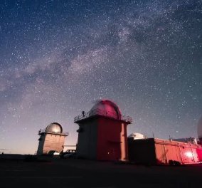 Και τώρα που έπεσε η νύχτα, δείτε αυτο το απίθανο βίντεο που θα σας πάει στ’ αστέρια  και θα σα μετατρέψει σε φανταστικούς αστρονόμους : Βυθιστείτε στην τελειότητα του (βίντεο) - Κυρίως Φωτογραφία - Gallery - Video