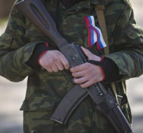 Κριμαία: Ένταση με νεκρό ουκρανό στρατιώτη από πυρά ενόπλων σε βάση στη Συμφερόπολη (φωτό & βίντεο) - Κυρίως Φωτογραφία - Gallery - Video