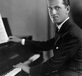 O George Gershwin σαν σήμερα πριν από 89 χρόνια, συνέθεσε τη «Γαλάζια Ραψωδία»-Απολαύστε το έργο Rhapsody in Blue που τον έκανε διάσημο - Κυρίως Φωτογραφία - Gallery - Video