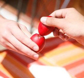 Αλήθεια γιατί βάφουμε και τσουγκρίζουμε κόκκινα αυγά το Πάσχα; Τι συμβολίζουν;  - Κυρίως Φωτογραφία - Gallery - Video
