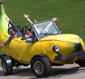 Smile! Αυτοκίνητο - μπανάνα έφτιαξε ο εκκεντρικός Steve Braithwaite με 5000 μπανάνες και άπειρες ώρες! 2 χρόνια για να το τελειώσει το φρούτο - όχημα του! (φωτό) - Κυρίως Φωτογραφία - Gallery - Video