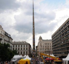 Ο ψηλότερος πύργος του κόσμου από τα διάσημα τουβλάκια Lego! Είναι 36 μέτρα και βρίσκεται στην Βουδαπέστη  (βίντεο & φωτό) - Κυρίως Φωτογραφία - Gallery - Video