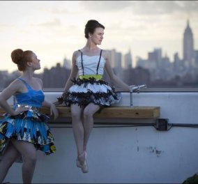 Απίστευτο fashion show στη Νέα Υόρκη με κομμάτια από ανακύκλωση : η νέα τρέλα των Αμερικανών λέγεται Trashion από το trash- σκουπίδι και το Fashion- μόδα! (φωτό)  - Κυρίως Φωτογραφία - Gallery - Video