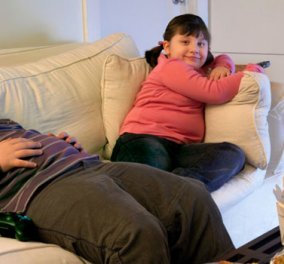 Σηκώστε τα παιδιά από την καρέκλα και ωθήστε τα να ασκηθούν - η ενασχόληση με ηλεκτρονικά παιχνίδια, υπολογιστές, tablets και κινητά σημαντικός παράγοντας για ανάπτυξη παχυσαρκίας!  - Κυρίως Φωτογραφία - Gallery - Video