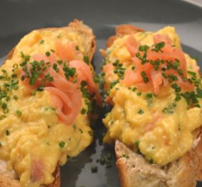 Φτιάξτε ένα διαφορετικό πρωινό: Αυγά σκραμπλ με καπνιστό σολομό από τον «μάγο» της κουζίνας Γιάννη Λουκάκο - Κυρίως Φωτογραφία - Gallery - Video