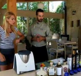 Ο Chef Βασίλης Λεωνίδου δείχνει στην Κωνσταντίνα Σπυροπούλου το κρητικό μπουρέκι στο ειδυλιακό τοπίο του Kapsaliana Village Hotel στο Ρέθυμνο! - Κυρίως Φωτογραφία - Gallery - Video