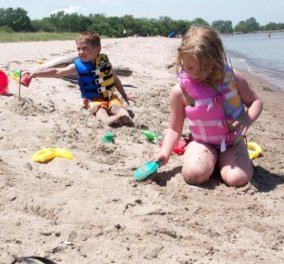  Η άμμος κρύβει κινδύνους για την υγεία των παιδιών - απαιτείται η λήψη προφυλάξεων που θα κρατήσουν μακριά τις μολύνσεις και τους μύκητες από το δέρμα των παιδιών! - Κυρίως Φωτογραφία - Gallery - Video