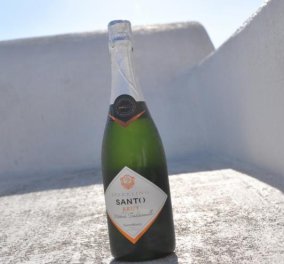 Good News: Αυτή η νέα Ελληνική "Σαμπάνια", τη λένε Santo Sparkling Wine Brut και είναι από τη Σαντορίνη! - Κυρίως Φωτογραφία - Gallery - Video