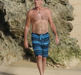 Κυρίες μου θαυμάστε τον Πιρς Μπρόσναν να κάνει γυμναστική στην παραλία-Στα 61 του ο πρώην «πράκτορας 007» αλλά μια χαρά κρατιέται (φωτό) - Κυρίως Φωτογραφία - Gallery - Video