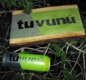 Κουίζ Κυριακής: Τι σημαίνει TUVUNU; Του βουνού κυρία μου & μάλιστα παγωμένο - Κάνει πάταγο με τέλειο μπουκάλι, μια νέα ιδέα σε ένα παλιό προϊόν που απλόχερα μας δίνει η ελληνική φύση! - Κυρίως Φωτογραφία - Gallery - Video