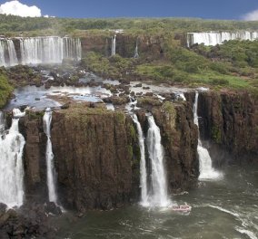 Καλημέρα με ένα ταξίδι στους καταρράκτες Iguazu: Το μοναδικό θέαμα στα σύνορα Βραζιλίας-Αργεντινής με τους 275 διαφορετικούς καταρράκτες & την καλύτερη θέα στον κόσμο (φωτό) - Κυρίως Φωτογραφία - Gallery - Video