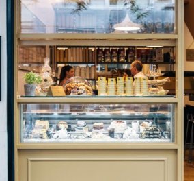 Το «Le Greche» προσφέρει το καλύτερο παγωτό στο κέντρο της Αθήνας- Έχει βρει τη μυστική συνταγή που δημιουργεί ουρές και εθισμό ! - Κυρίως Φωτογραφία - Gallery - Video