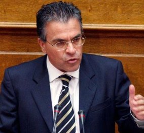 Ντινόπουλος: Τα ΕΛΤΑ έδωσαν 243.000€ για κοντομάνικα στο καταχείμωνο - Κυρίως Φωτογραφία - Gallery - Video