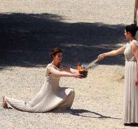 Η Μενεγάκη ανάβει την Ολυμπιακή φλόγα στην Αρχαία Ολυμπία!! Η Ινώ...!