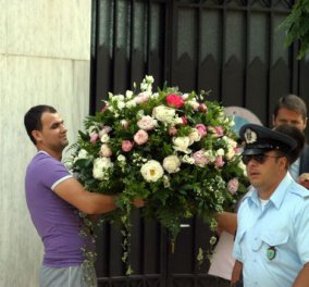 Τριαντάφυλλα για τον Αντώνη Σαμαρά!