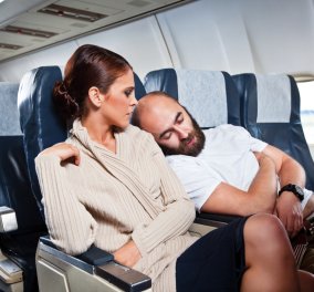 Κανόνες καλής συμπεριφοράς... στο αεροπλάνο: Μυρίζει ο διπλανός σας ή σας κλωτσάει στην πλάτη o από πίσω; Ιδού οι πιο ενοχλητικές συνήθειες των επιβατών