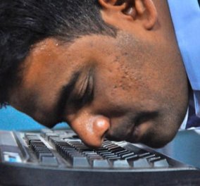 Απίστευτο: Ο 23χρονος Ινδός Mohammed Khurshid Hussain πληκτρολογεί με τη μύτη του 103 λέξεις σε 47 δευτερόλεπτα!