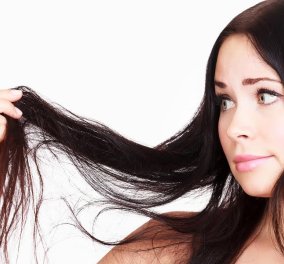 Mαλλιά που φριζάρουν & σας εκνευρίζουν; μαγικό τρικ για να τα τιθασεύσετε σε 2 λεπτά
