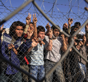 "Θύελλα" με πληροφορίες περί ανοίγματος των συνόρων για τους παράνομους μετανάστες - Τι απαντά ο Γ. Πανούσης