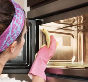 Ιδού πώς να καθαρίσετε των φούρνο μικροκυμάτων σας εύκολα & γρήγορα