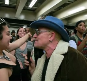 Εκπληκτικό βίντεο: Οι U2 παίζουν τζάμπα στο μετρό & οι επιβάτες τρελαίνονται - Το πάρτυ!