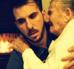 Love story: Η συγκινητική φωτογραφία με το νεαρό να κρατά στα χέρια τη γιαγιά με το Αλτσχάιμερ - ένας διαφορετικός τρόπο αγάπης!