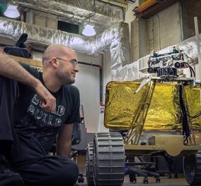 «Google... Moon»:Ένα ρομπότ... περιπατητή στέλνει η Google στη Σελήνη, για να κάνουμε τη διαστημική «τσάρκα» μας μέσα από τα μάτια του!  - Κυρίως Φωτογραφία - Gallery - Video