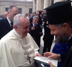 Αποκλειστικό: Συγκινητική συνάντηση του Πάπα Φραγκίσκου με τον 'Ελληνα Ορθόδοξο Άρχιμανδρίτη Απόστολο Καβαλιώτη!