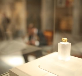 Παρουσιάστηκε το «δαχτυλίδι του Θησέα» στο Εθνικό Αρχαιολογικό Μουσείο - Είναι από τα σημαντικότερα ευρήματα του κόσμου