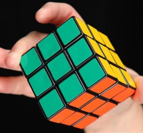 Απίθανο βίντεο: Νεαρός από την Ταϊβάν, λύνει ασύλληπτα γρήγορα κάθε τύπο κύβου του Rubik με το ένα χέρι! Μοναδικός!