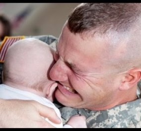 Συγκινητικό βίντεο: Αμερικάνοι στρατιώτες επιστρέφουν από το πόλεμο και βλέπουν τα παιδιά τους για πρώτη φορά!