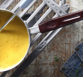 Ζεστή σούπα με καρότο και λεμόνι από τον ταλαντούχο Άκη Πετρετζίκη!