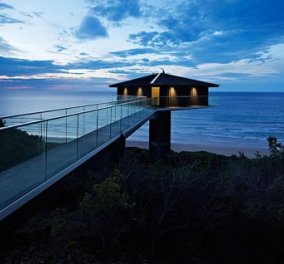 Ένα σπίτι κυριολεκτικά πάνω από τη θάλασσα - Απολαύστε το αρχιτεκτονικό διαμάντι της Αυστραλίας (φωτό)