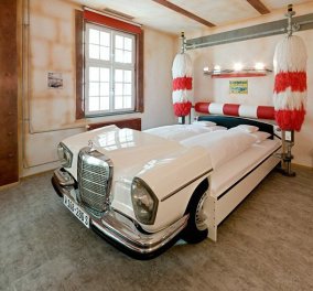 Έχετε κοιμηθεί σε κρεβάτι με σχήμα αεροδυναμικού ή vintage αυτοκινήτου; Πως θα σας φαινόταν κρεβάτι για ύπνο ή έρωτα με ταχύτητες Mercedes ή Porsche; (φωτό) - Κυρίως Φωτογραφία - Gallery - Video