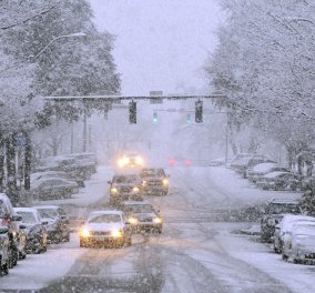Ο Χειμώνας ''έφτασε'' μία ημέρα πριν ''μπει'' το 2015, στα χιόνια όλη η χώρα - Η λίστα με τους θερμαινόμενους χώρους στη περιφέρεια Αττικής!