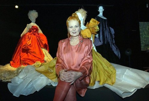 Vivienne Westwood: Σε δημοπρασία δεκάδες μεταξωτές τουαλέτες & κοσμήματα από την γκαρνταρόμπα της θρυλικής σχεδιάστριας