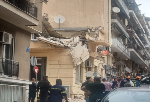 Τραγωδία στον Πειραιά: Νεκρός αστυνομικός από κατάρρευση κτιρίου, καταπλακώθηκε από μπάζα - Τρεις τραυματίες