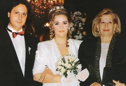 Vintage pic: Στον γάμο της πρωταγωνίστριας του "Ρετιρέ", Έλντας Πανοπούλου - Αγκαζέ με την Κατερίνα Γιουλάκη & κουμπάρα τη Ρένα Βλαχοπούλου