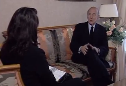 Η συνέντευξη του Βαλερί Ζισκάρ Ντ' Εστέν στην Ειρήνη Νικολοπούλου για τον Κωνσταντίνο Καραμανλή - Πριν 26 χρόνια την ημέρα της κηδείας του Έλληνα πολιτικού (βίντεο)