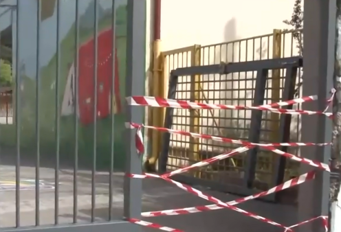 Κηφισιά: 3 μαθητές καταπλακώθηκαν από σιδερένια πόρτα δημοτικού σχολείου - Συνελήφθη ο εργολάβος (βίντεο)