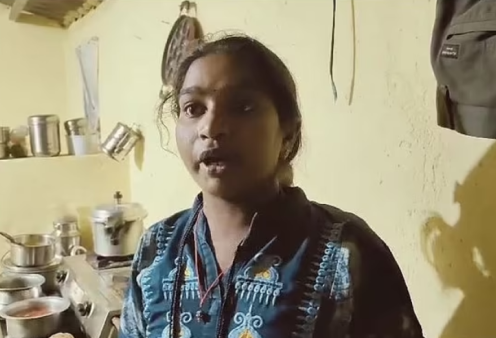 32χρονη Ινδή πέταξε το 6χρονο παιδί της στους κροκόδειλους: «Σκότωσε το, μόνο τρώει» της έλεγε ο άντρας της - Ήταν κωφάλαλο (φωτό & βίντεο)