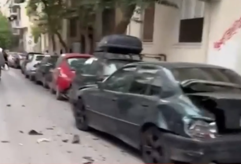 Ταύρος εν υαλοπωλείο στη Κυψέλη: Tα  βίντεο με τα τρακαρισμένα αυτοκίνητα - Mεθυσμένος οδηγός τα έκανε λίμπα με 100 χλμ./ώρα στην Κεφαλληνίας
