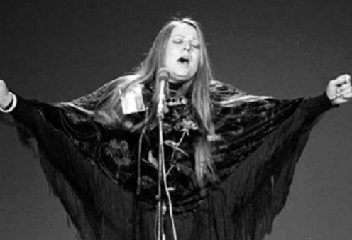 Vintage pic από τη Eurovision του 1976: Η Μαρίζα Κωχ απαγγέλει ένα μοιρολόι για την τουρκική εισβολή στην Κύπρο - «Παναγιά μου, Παναγιά μου»,