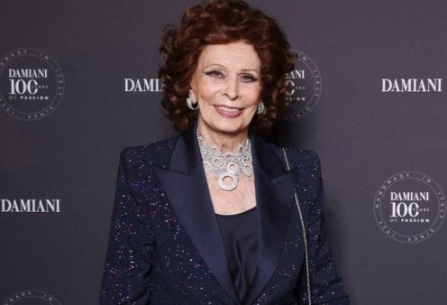 Σπάνια επανεμφάνιση της Sophia Loren - Σε επίσημο gala με sparkly κοστούμι & περίτεχνα κοσμήματα - Τι κι αν είναι 89 ετών! (φωτό-βίντεο)