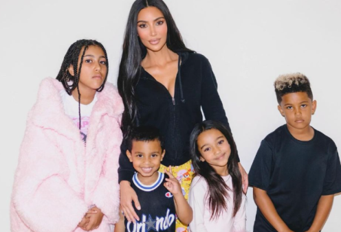 Η Kim Kardashian γύρισε στο σπίτι της μαμάς της με παράπονα: Το επικό πάρτι για τα γενέθλιά της μετατράπηκε σε…«βασανιστήριο» (φωτό)
