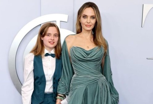 Η Angelina Jolie γυναίκα από ...βελούδο: Η "σιδηρά κυρία" του Χόλιγουντ με φυστικί σέξυ τουαλέτα Versace - Κόκκινο χαλί με την κόρη της, Βίβιεν ντυμένη αγοράκι (φωτό-βίντεο)